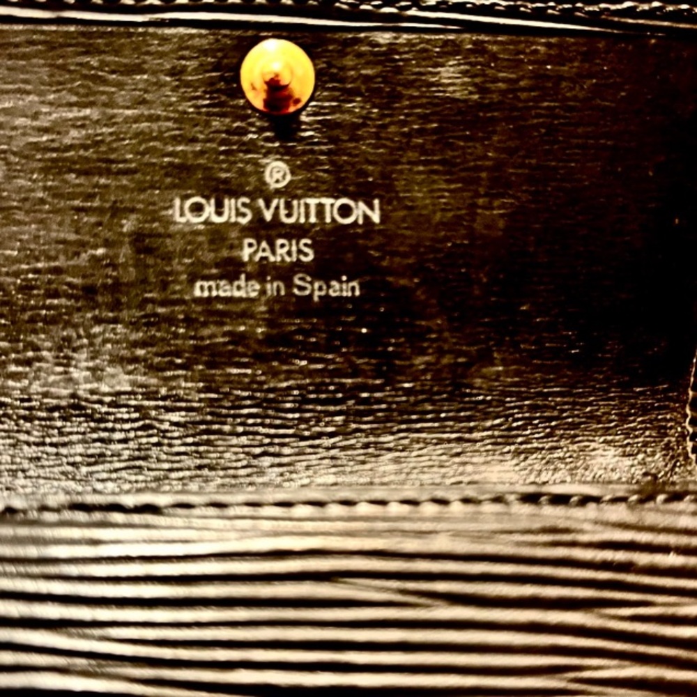 Louis Vuitton Epi Leather 4 Key Holder Epi Leather Black Louis Vuitton - Picture 6 of 12